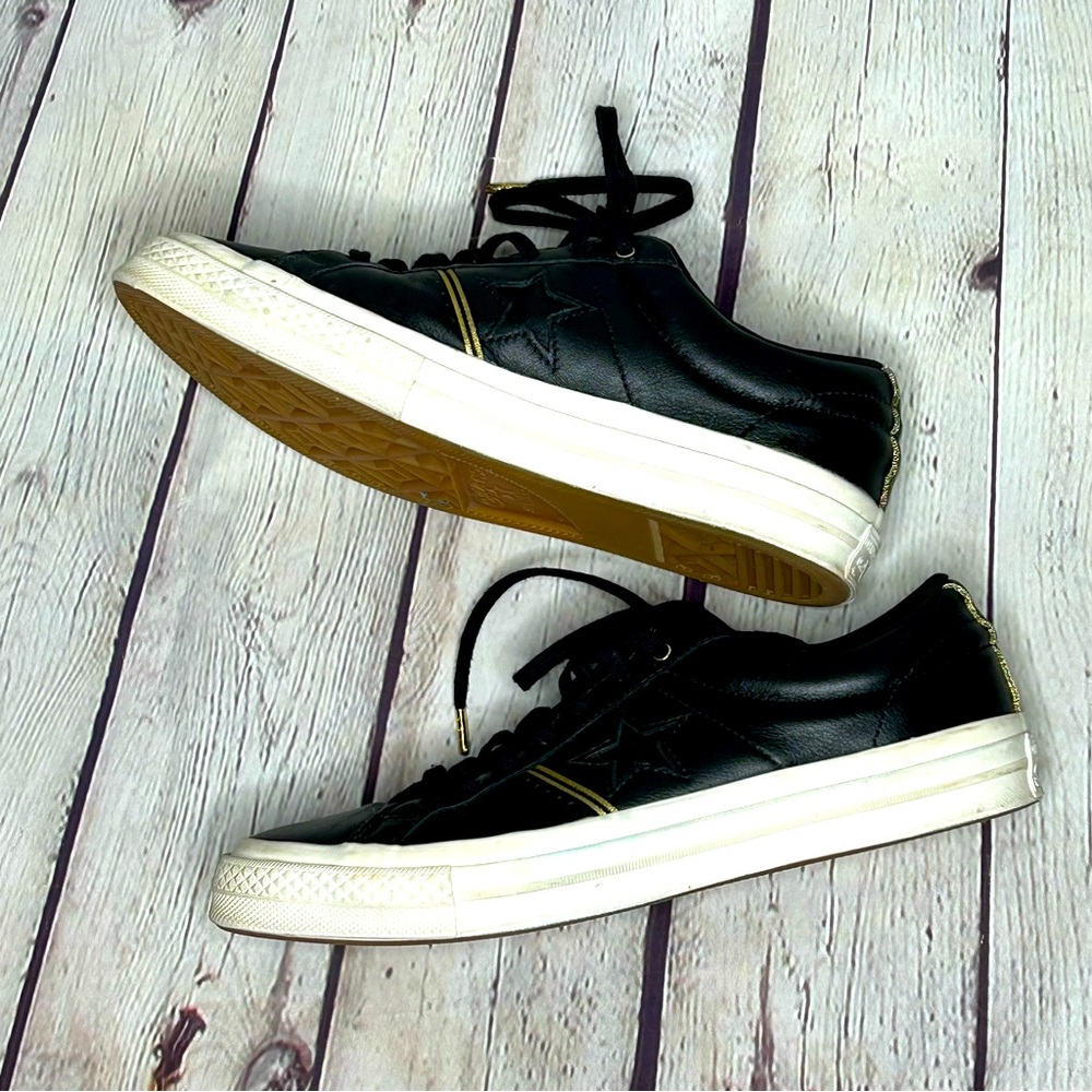 CONVERSE Black Leather Chuck Taylor All Stars